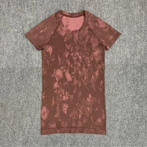 Lululemon Shirt Womens 2 Swiftly Tech 2.0 Short Sleeve Shadow Bloom Running
